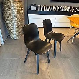 Magis Stuhl Substance Gestell Holz schwarz Sitz schwarz Leder