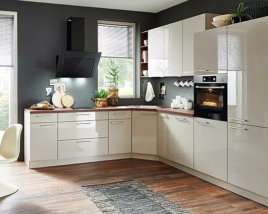 L-Küche mit Fronten in Weiß Hochglanz - Lux