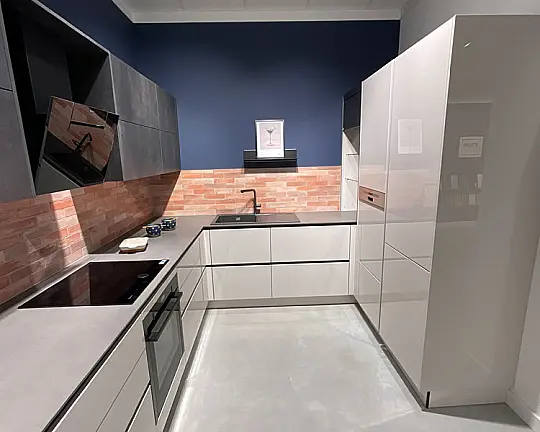 Eine Küche, die Stil und Effizienz perfekt verbindet. - Concept 130