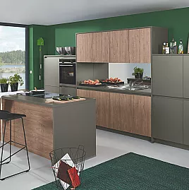 Luxuriöse Einbauküche mit Kochinsel Front Toffee/Quarzgrau mit Siemens Elektrogeräten