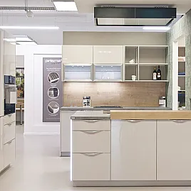 Moderner Küchentraum in Hochglanz