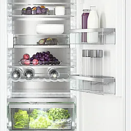 Einbau-Kühlschrank mit PerfectFresh Active, FlexiLight 2.0 und FlexiTray für maximalen Komfort.