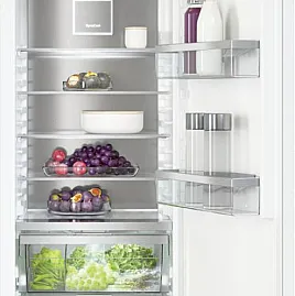 Einbaukühlschrank mit Gefrierfach (integrierbar, EEK D, 277 l Nutzinhalt, FrischeZone, Display, Smart Home, 177 cm hoch, 55,9 cm breit)