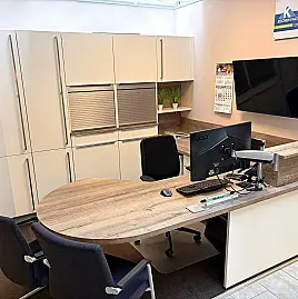 Büromöbel / Arbeitsplätze