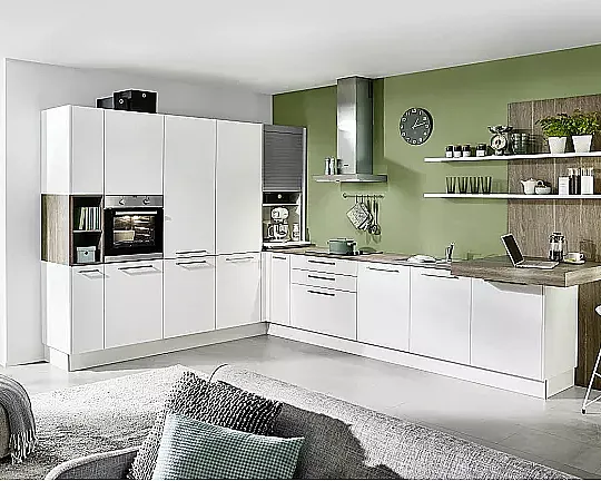 L-Küche in Weiß softmatt, mit einem modernen Look - Plus