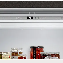 N 90 Kühlschrank 139.7 x 55.8 cm Flachscharnier mit Softeinzug KI8516DE0