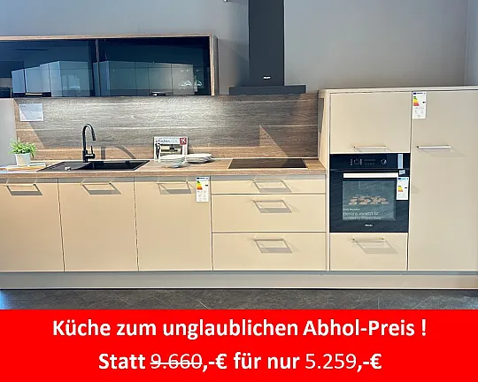 Nolte-Küche inkl. Geräte - Sonderpreis zum Abverkauf - Nolte Plus Sandbeige Anti-Fingerprint mit wertigen Miele-Geräten 4m