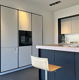 | Traumküche SieMatic, zeitlos schön | grifflos | mit Insel | Ceramik-Arbeitsplatten | GAGGENAU/Miele/BORA-Vollausstattung | Premium-Ausstattung | sofort verfügbar |
