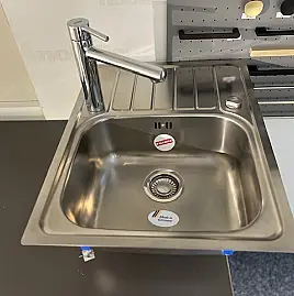 Edelstahl Einbauspüle Spark und Armatur in chrom