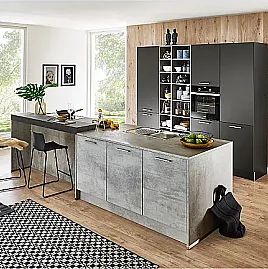 Moderne Inselküche in Beton und Schwarz softmatt Farbkombination