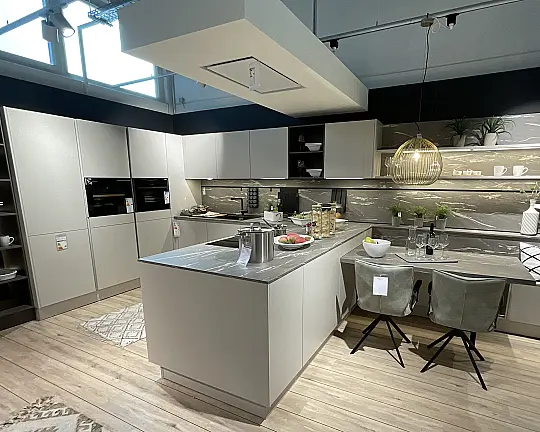  - PUR 52.180 Einbauküche am Standort Werraland