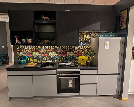 kleine Singleküche mit Top-Ausstattung - Concept130 Uno perlgrau