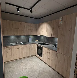 Moderne L-Küche in Holzoptik und Neff Geräten