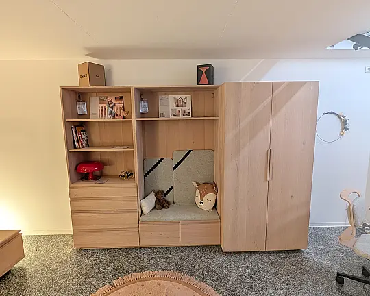 Kleiderschrank, Regal und Sitznische - kids