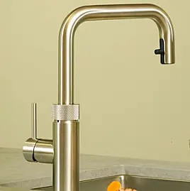 Der Alleskönner in Voll-Edelstahl mit Pro3 und Cube *All in One* Kochendwasser, gekühltes sprudelndes oder stilles Wasser | inkl. Filter-Starterset