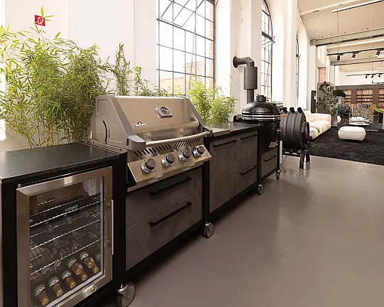 Napoleon Gasgrill PRO 500; Monolith Grill Classic - Outdoor-Küche von Burnout & Monolith