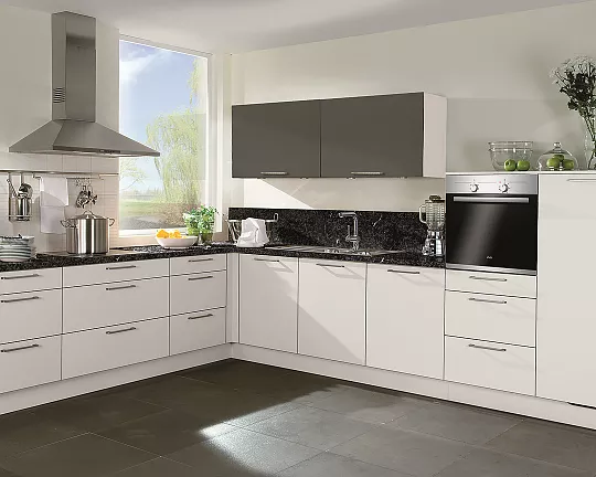 Klassische L-Küche - 4761 - Uno weiß