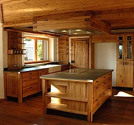 Eine Altholzküche als Werkbank