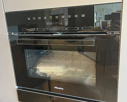 Einbaubackofen von Miele - H 7244 BP