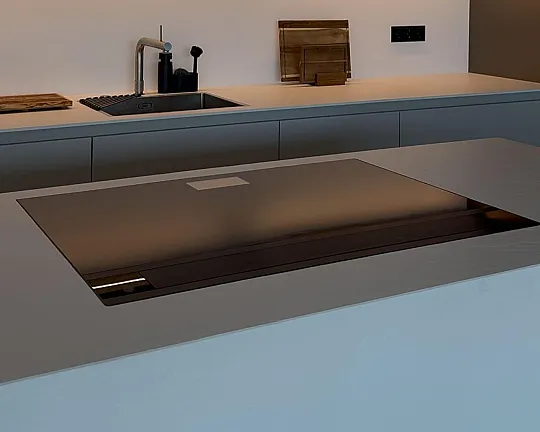 Neuverpacktes Gaggenau Kochfeld mit Touchbedienung - CX492101