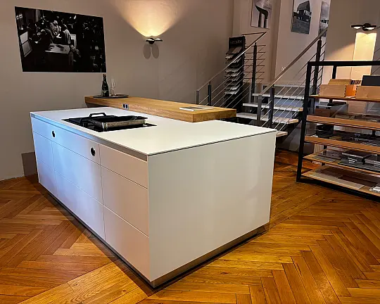 Kücheninsel in Laminat mit Gaggenau Kochfeld - DFK4 15 Kaolin