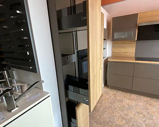 Grifflose Designküche in Face Copper & Eiche Gold-Braun – Modernität mit Charakter - Face Copper Grifflos