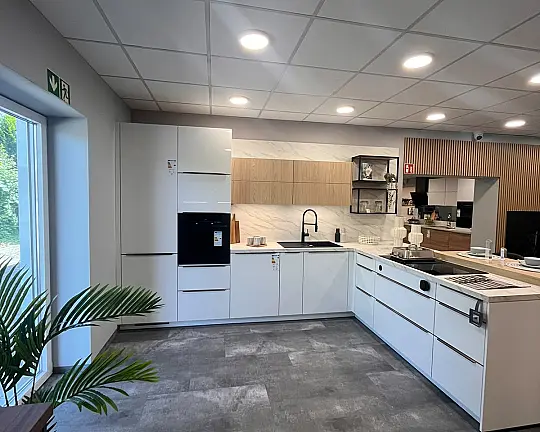 Küche in L- Form mit Theke - Lack Alpinweiß Hochglanz/ Marmor Carrara Bronze NB