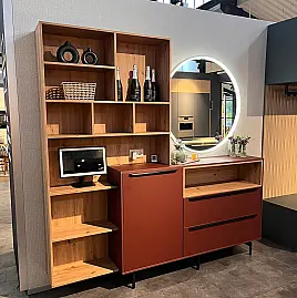 Sideboard mit beleuchtetem Spiegel und Regalsystem