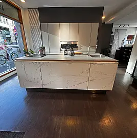 SieMatic SLX Ceramic, Edelstahl, Gaggenau, Eiche Innenausstattung