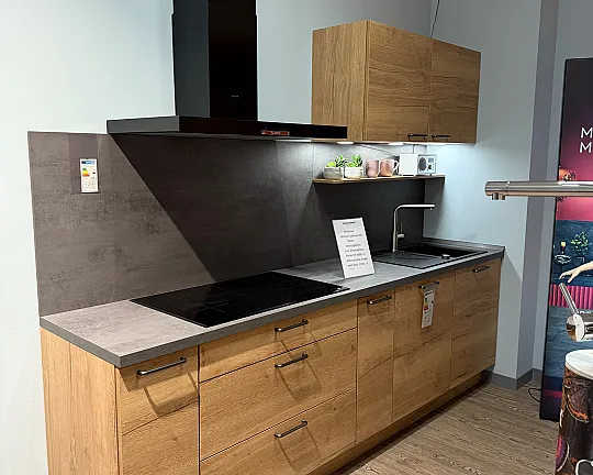 Moderne Einbauküche inkl. Markengeräte - Strato