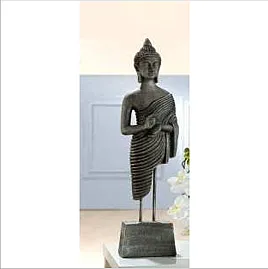 Thai-Buddha stehend
