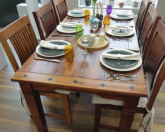 Tisch mit Stühlen - Tisch mit 6 Stühlen