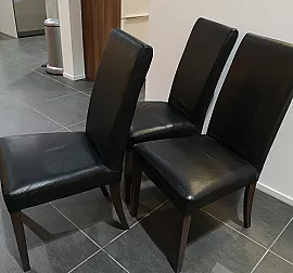 Stuhl - Sitz  und Rücken Leder schwarz, Gestell Nussbaum (3 Stk. verfügbar)