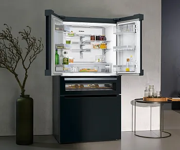 Großer amerikanischer Kühlschrank mit Getränkeschublade 