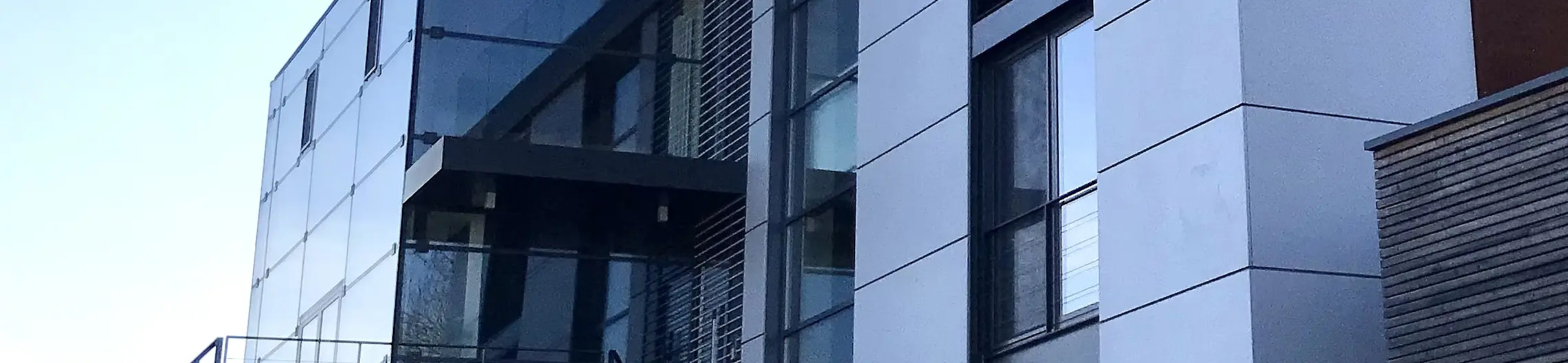 ullmann-top-banner